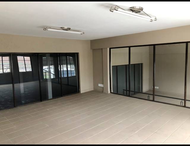 366M² OFFICE TO LET IN POMONA AH